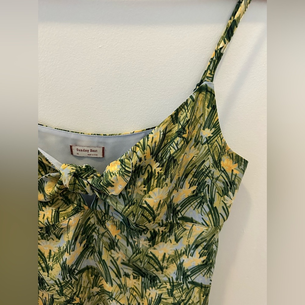 Aritzia Sunday Best Safari Floral Tie Front Cami Crepe Tank Top Adjustable Strap
